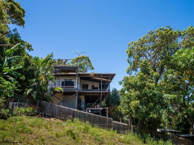 15 Billa Street, Point Lookout QLD 4183