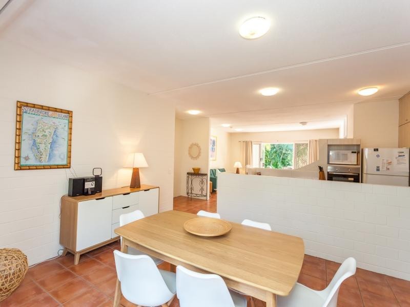 2/41 Dickson Way, Point Lookout QLD 4183