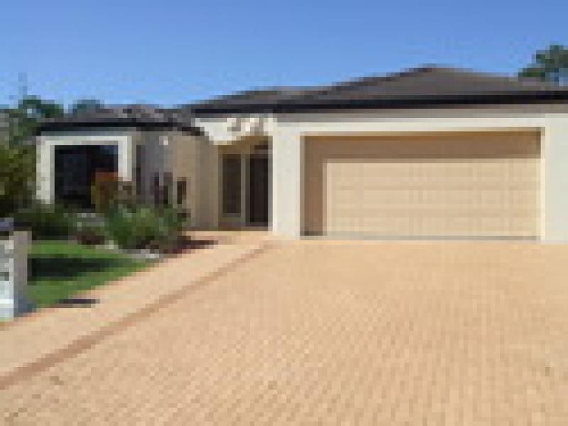 23 Midden Place, Pelican Waters QLD 4551
