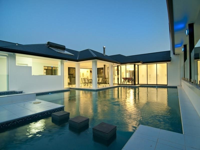 114  Glenfinnan Court, Forest Glen QLD 4556