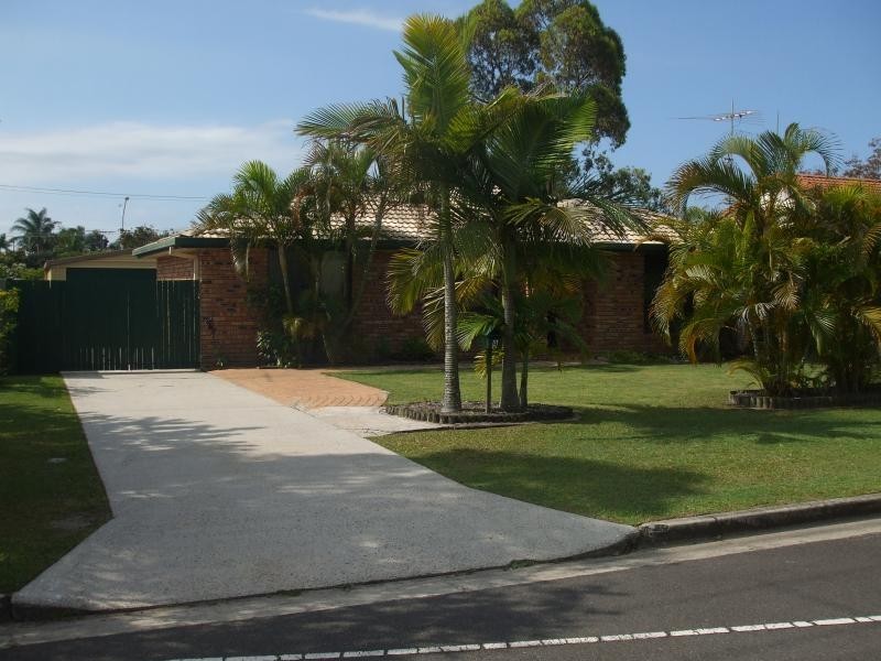 9 Juno Drive, Caloundra QLD 4551