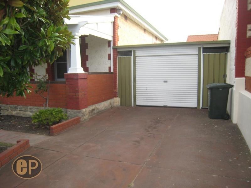 9 Loukes Street, Fremantle WA 6160
