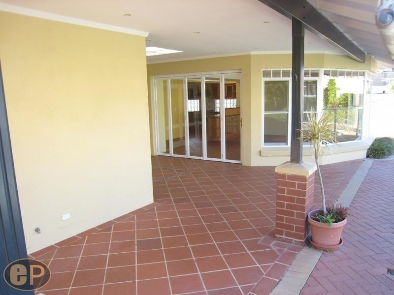 24 Cawston Road, Attadale WA 6156