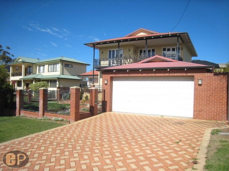 24 Cawston Road, Attadale WA 6156