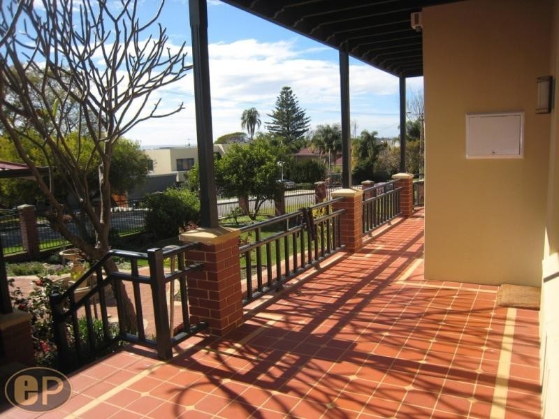 24 Cawston Road, Attadale WA 6156