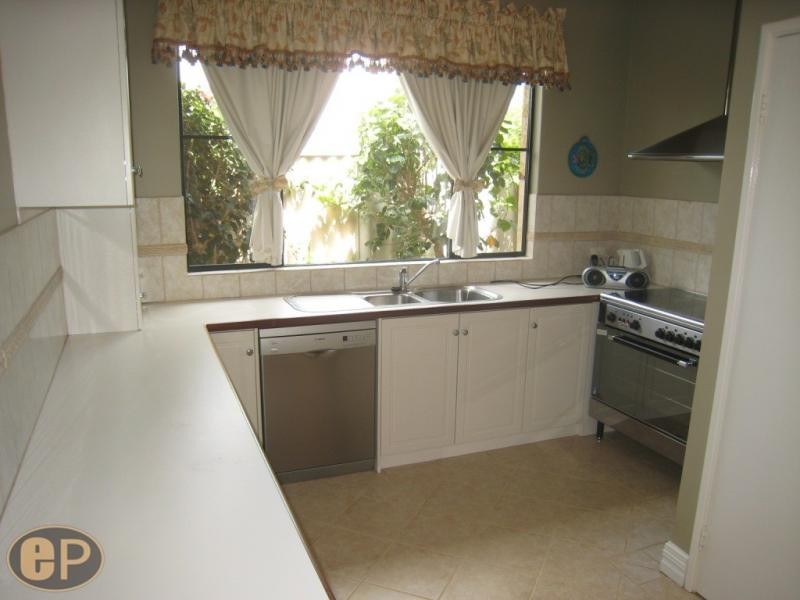 6A Yeovil Road, Bicton WA 6157