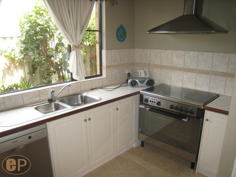 6A Yeovil Road, Bicton WA 6157