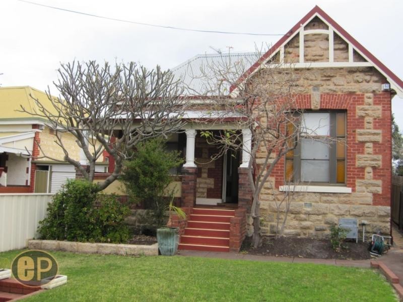 7 Loukes Street, Fremantle WA 6160