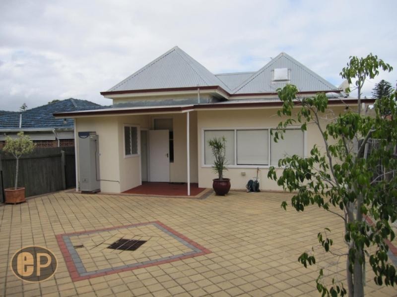 7 Loukes Street, Fremantle WA 6160