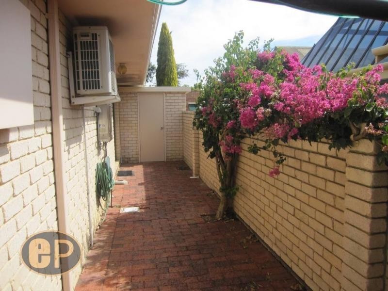1/29 Chetwynd Way, Booragoon WA 6154