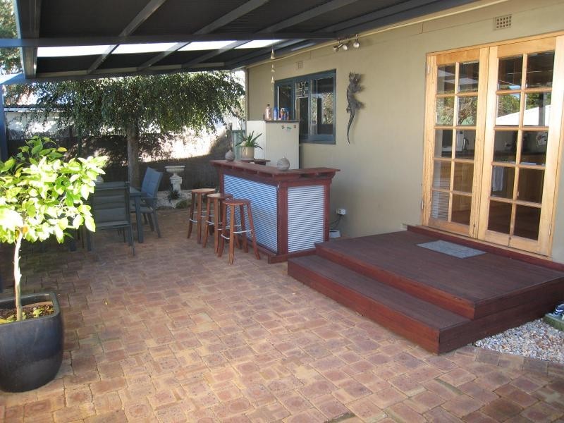 102 Kitchener Road, Alfred Cove WA 6154