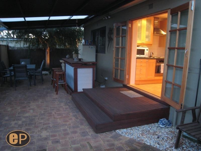 102 Kitchener Road, Alfred Cove WA 6154