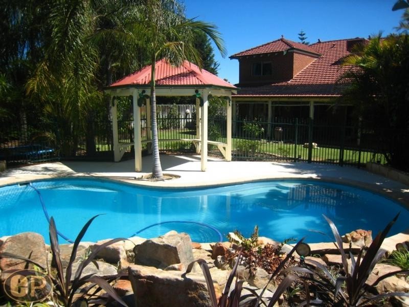 16 Kingsall Road, Attadale WA 6156