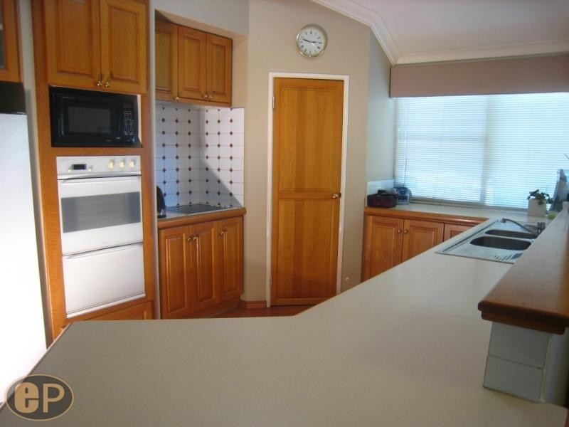 16 Kingsall Road, Attadale WA 6156