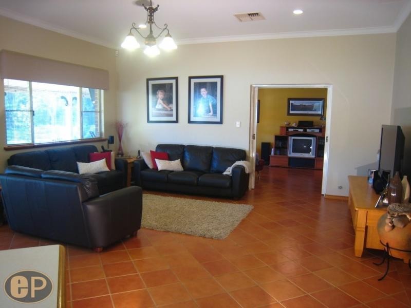 16 Kingsall Road, Attadale WA 6156