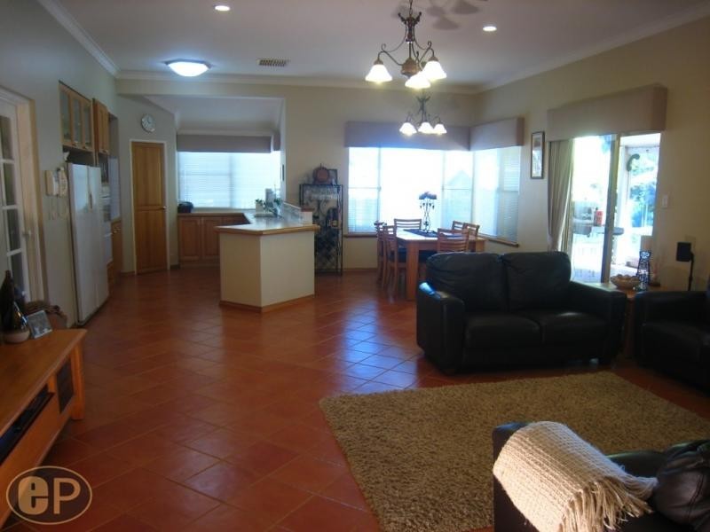 16 Kingsall Road, Attadale WA 6156