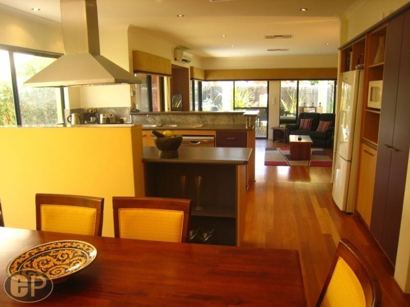 32 Gillon Street, Karawara WA 6152