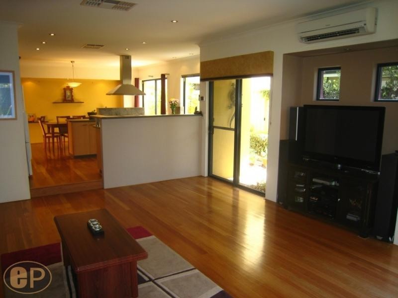 32 Gillon Street, Karawara WA 6152