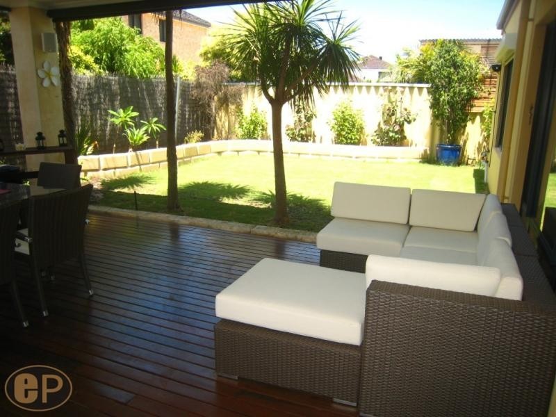 32 Gillon Street, Karawara WA 6152