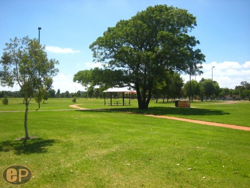 32 Gillon Street, Karawara WA 6152