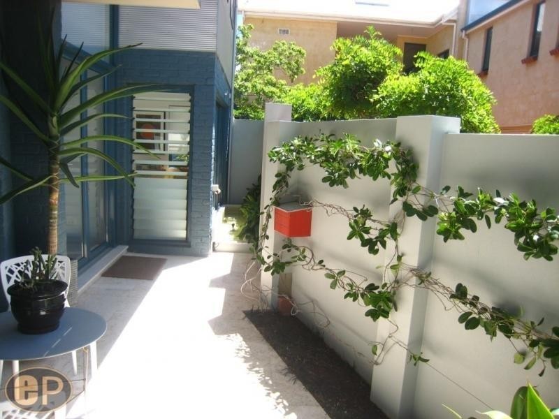 11 Eucla Court, North Fremantle WA 6159