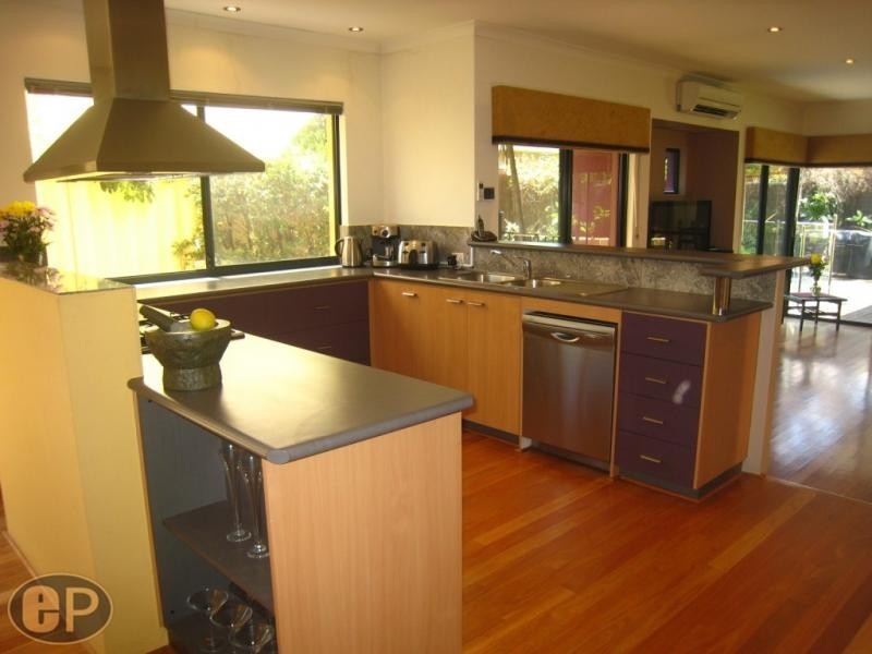32 Gillon Street, Como WA 6152
