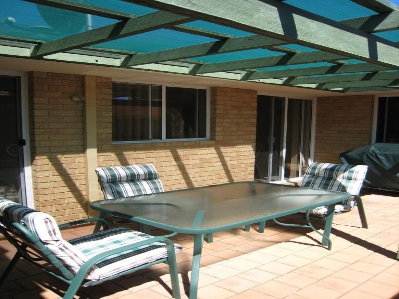 2/12 Kanimbla Road, Bicton WA 6157