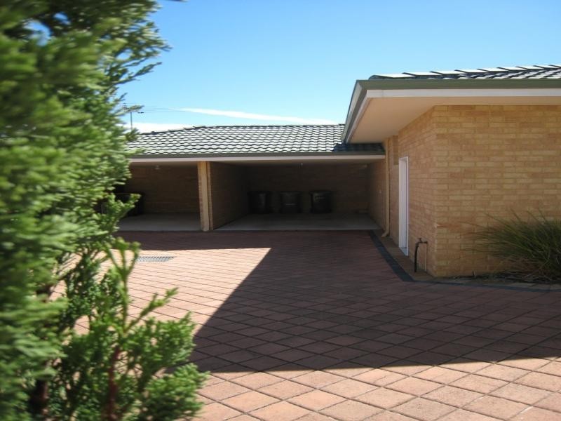 2/12 Kanimbla Road, Bicton WA 6157