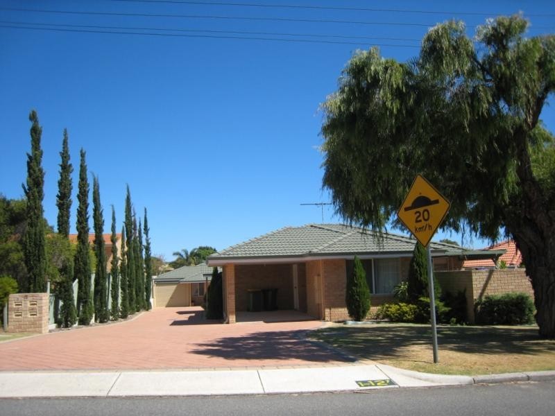 2/12 Kanimbla Road, Bicton WA 6157