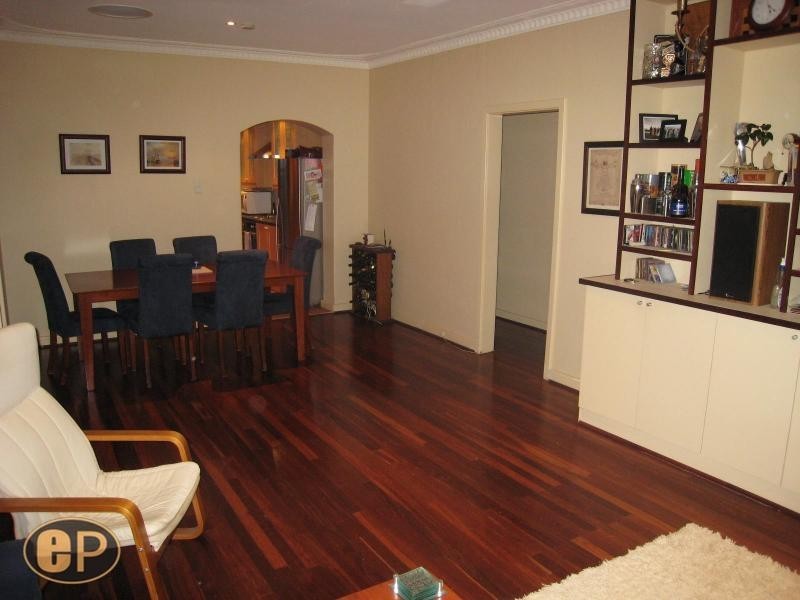 102 Kitchener Road, Alfred Cove WA 6154