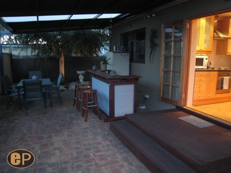 102 Kitchener Road, Alfred Cove WA 6154