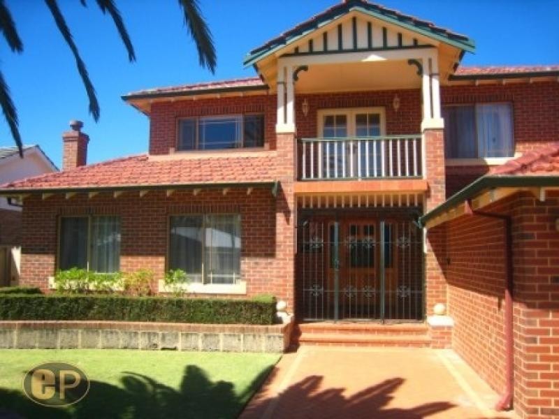 16 Kingsall Rd, Applecross WA 6153