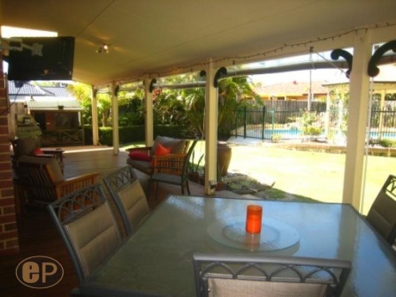 16 Kingsall Rd, Applecross WA 6153
