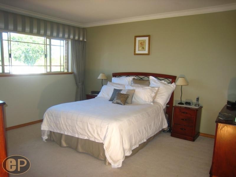 16 Kingsall Rd, Applecross WA 6153
