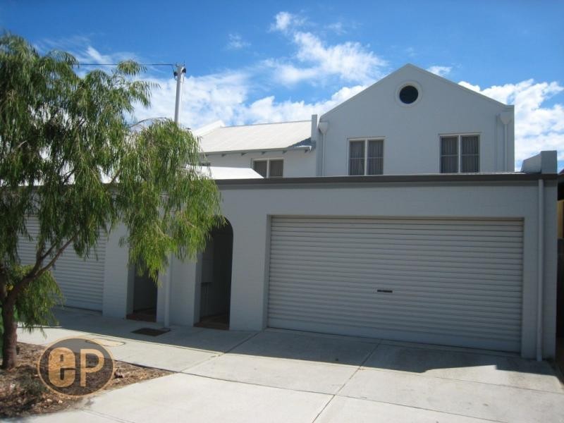 2A Russell Street, Fremantle WA 6160