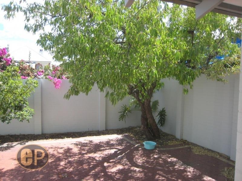 2A Russell Street, Fremantle WA 6160