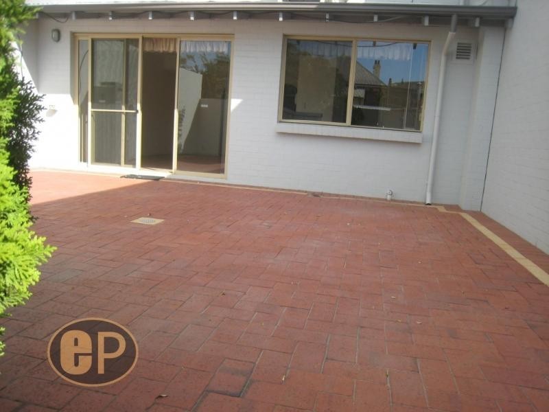 2A Russell Street, Fremantle WA 6160