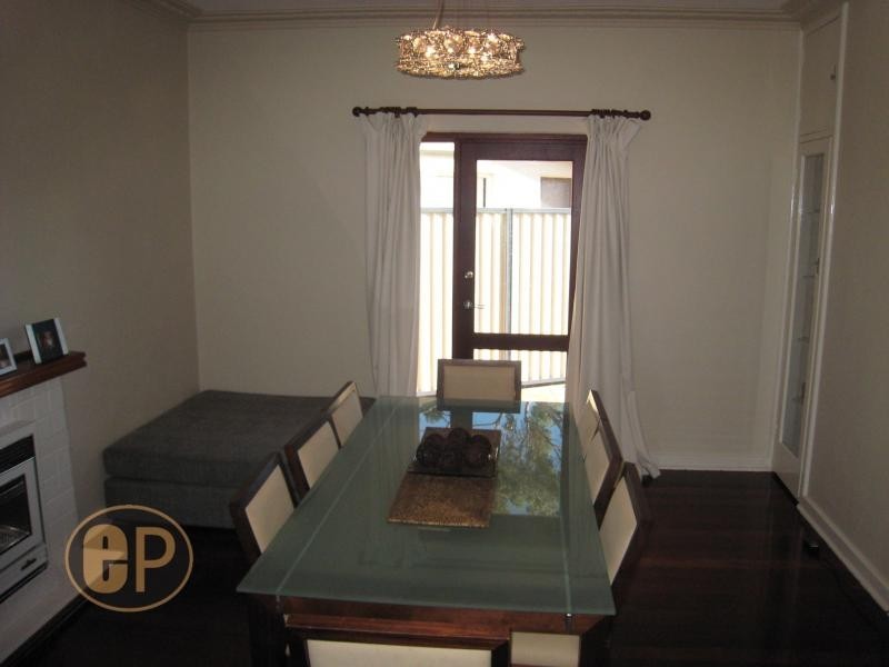 88 Redwood Crescent, Melville WA 6156