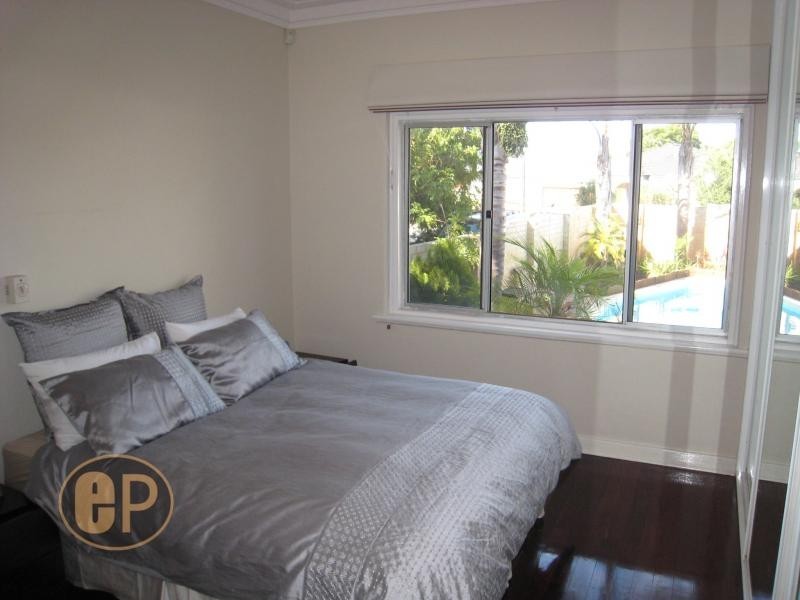 88 Redwood Crescent, Melville WA 6156