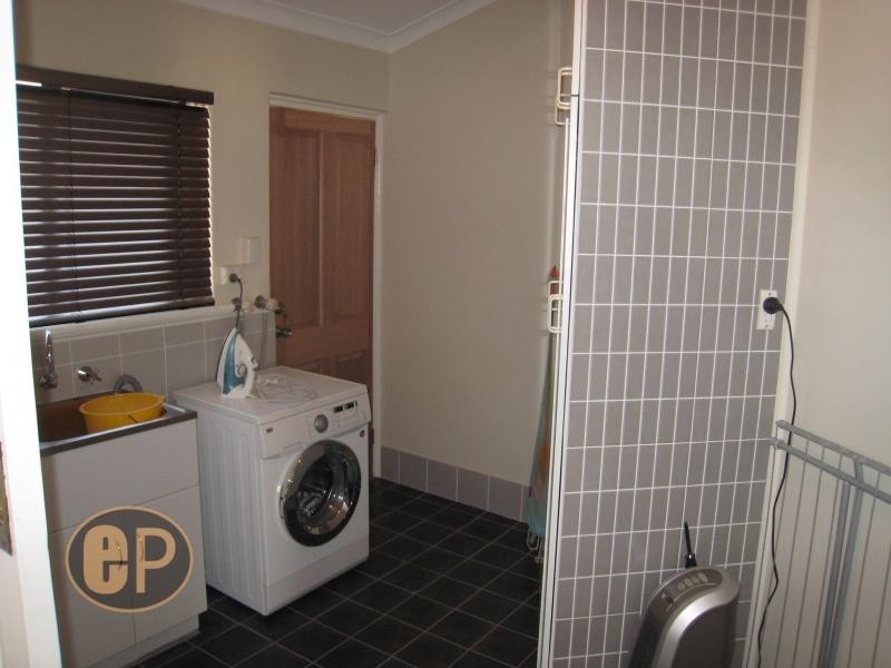 88 Redwood Crescent, Melville WA 6156