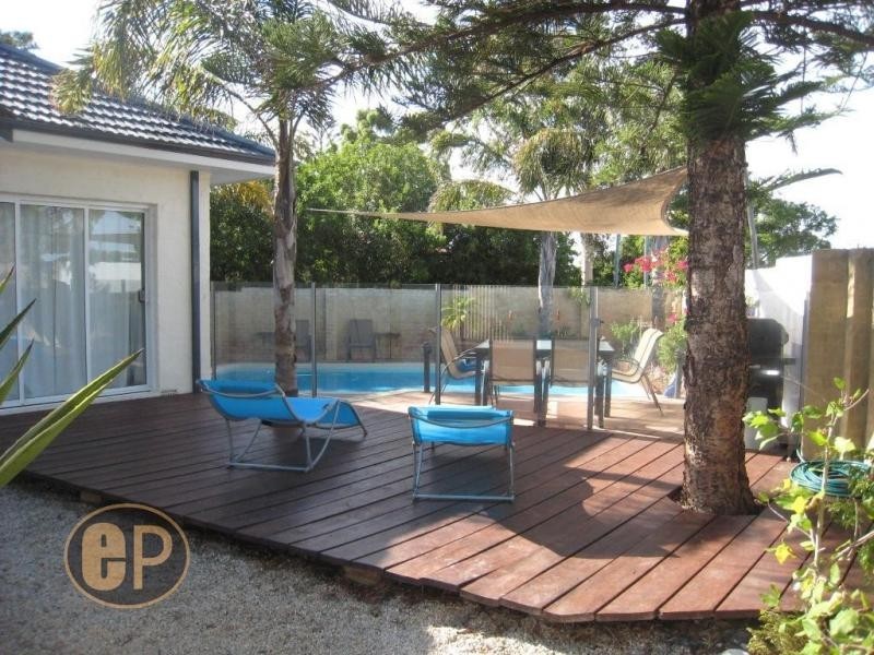 88 Redwood Crescent, Melville WA 6156