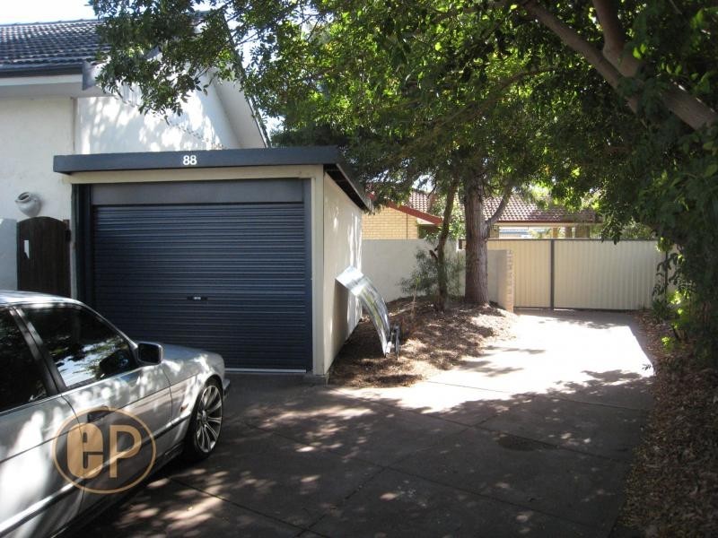 88 Redwood Crescent, Melville WA 6156