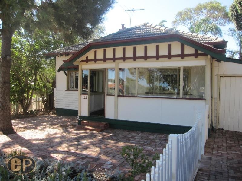 132 Lefroy Road, Beaconsfield WA 6162