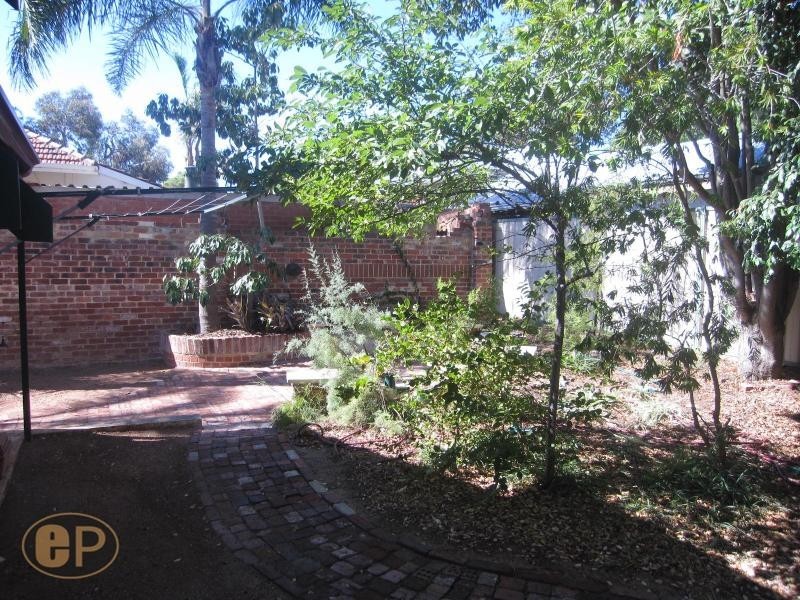 132 Lefroy Road, Beaconsfield WA 6162