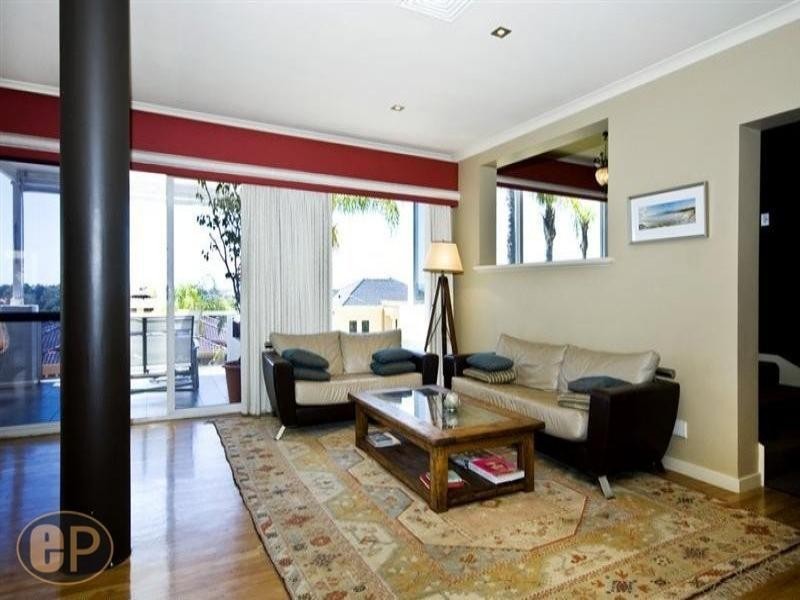 36 Whitfeld terrace, Winthrop WA 6150