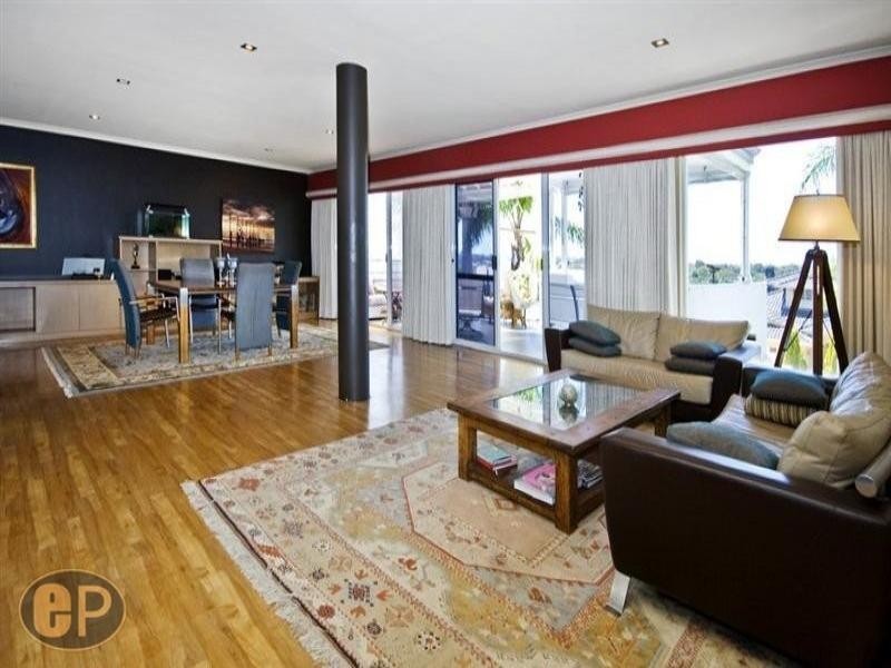 36 Whitfeld terrace, Winthrop WA 6150