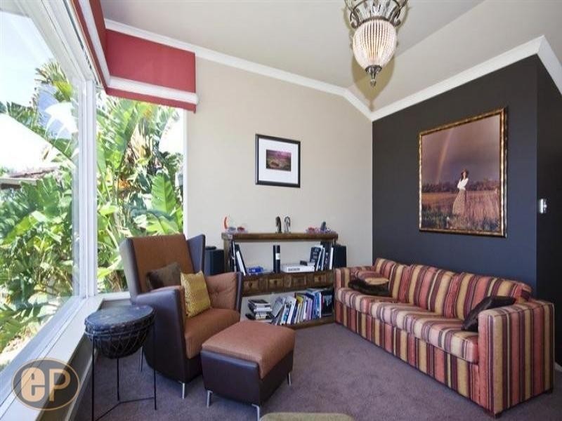 36 Whitfeld terrace, Winthrop WA 6150
