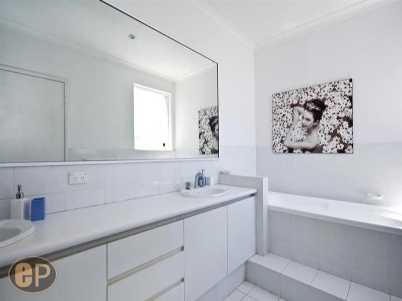 36 Whitfeld terrace, Winthrop WA 6150