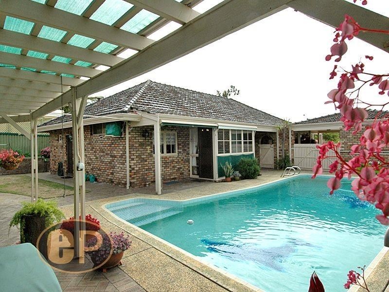 25 Campion Crescent, Attadale WA 6156