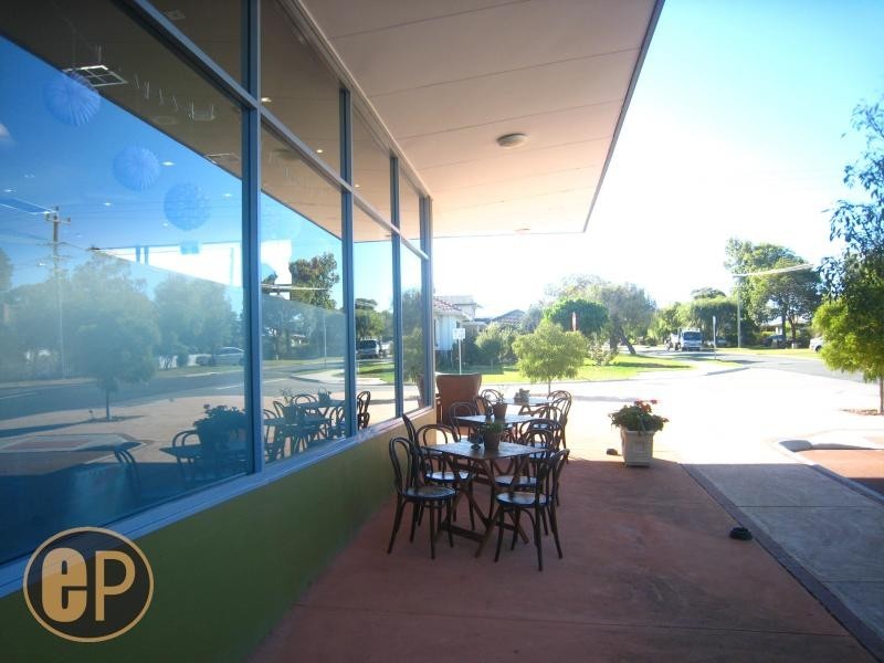 11 Pembroke Street, Bicton WA 6157